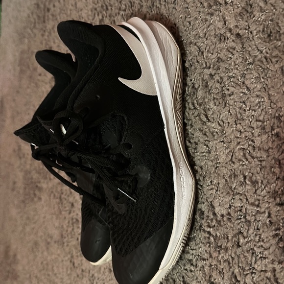 NIKE VOLLEYBALL SHOES!! - Picture 2 of 2